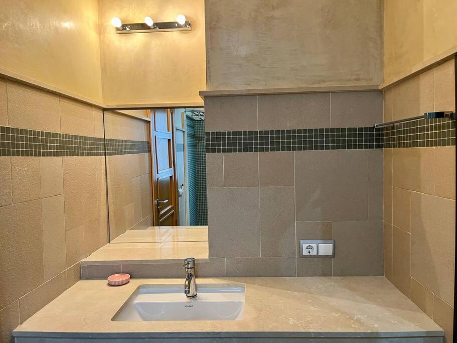 Apartamento Sierpes-Azofaifo Севилья Экстерьер фото